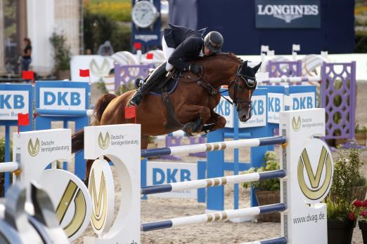 Foto: Felix Haßmann (GER) gewinnt mit Balzaci den Preis der Deutsche Vermögensberatung AG - DVAG nach rasantem Stechen - Fotograf: Sportfotos-Lafrentz