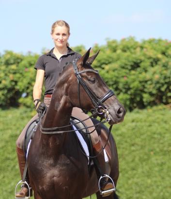 Foto: Beatrice Buchwald mit Weihegold OLD - Fotograf: Arns-Krogmann