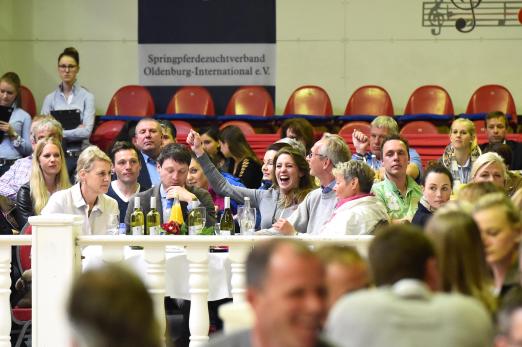Foto: Emotionen pur: Glücksmomente im Oldenburger Pferde Zentrum Vechta - Fotograf: Beelitz