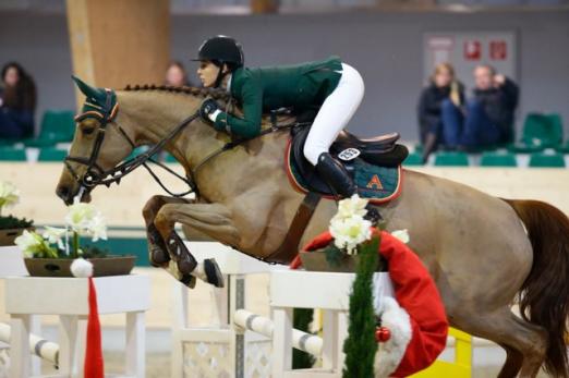 Foto: Spitzenrunde für einen Spitzensieg! Alexandra Fricker holte im Sattel der Selle Francais-Stute Albführens Paille den MAGNA RACINO Autumn Tour Grand Prix Sieg in die Schweiz - Fotograf: Manfred Leitgeb