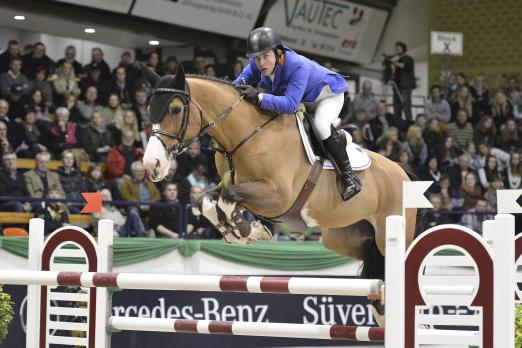 Foto: Olympiazweiter Gerco Schröder aus den Niederlanden, hier mit Vicky Gold - Fotograf: Karl-Heinz Frieler