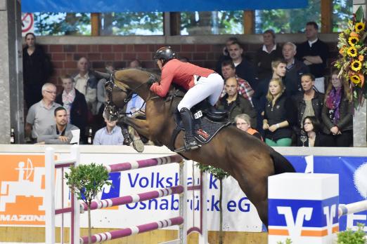Foto: Tobias Meyer und Quidam`s Queen begeisterten in Rulle. - Fotograf: Karl-Heinz Frieler