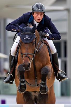 Foto: Auch der Springreitnachwuchs ist im Anflug! Der Jugend-Olympiasieger und vielfache Nachwuchs-Europameister Martin Fuchs gilt als einer der besten seiner Altersklasse. - Fotograf: Michael Rzepa