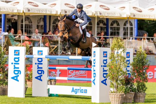 Foto: Steve Guerdat (CH): Venard ist grundschnell und es hat alles super gepasst.“ Sieg im Agria Flottbek 5 Star - Fotograf: Sportfotos-Lafrentz.de