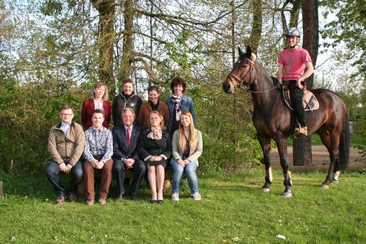 Foto: hinten v.l. Felicitas Schlack, Petra Püttmer, Sarah Kubitschek, Anja Niebauer, Daniel Messerle - vorne v.l. Bernd Hautz, Peter Esslinger, Dr. Dr. Herbert Beiter, Renate Beiter, Bianca Schlack - Fotograf: Kathrin Besca