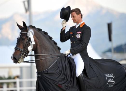 Foto: Alpenspanteamreiter Peter Gmoser (B) mit Transpofix Vanqueur - Fotograf: Nini Schäbel