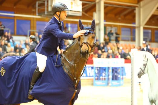 Foto: Titelverteidiger beim CSI Neustadt-Dosse - Holger Wulschner mit Quantico. Er ist auch 2025 in der Graf von Lindenau-Halle dabei - Fotograf: B. Placzek