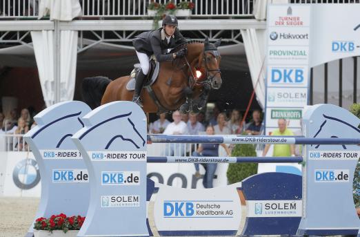 Foto: Sieger Steve Guerdat mit Nino des Buissonnets - Fotograf: Stefan Lafrentz