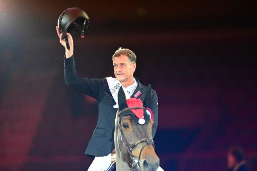 Foto: Er ist Salzburgs Champion 2023 - Marc Houtzager (NED) gewinnt nach dem Masters Samstagabend auch die Großen Preise des Zwei- & Drei-Stern-Turniers - Fotograf: © Silberpfeil Amadeus Horse Indoors - Daniel Kaiser