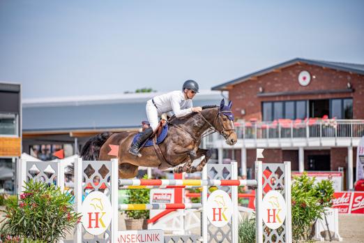 Foto: Der Sieg des CSI4* Springens im Preis der Hanseklinik für Pferde, ging an den Letten Kristnaps Neretnieks - Fotograf: Paulie Ullmann-Davis