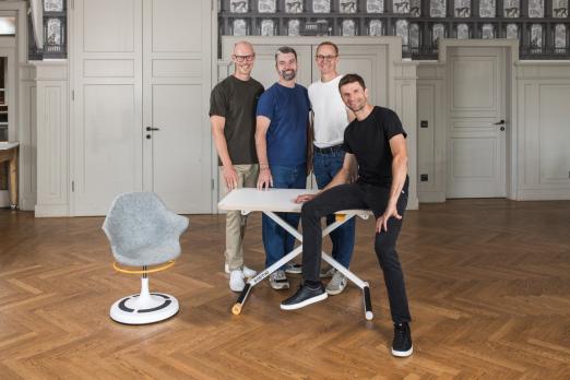Foto: Thomas Müller mirt den poptop Gründern - Fotograf: poptop