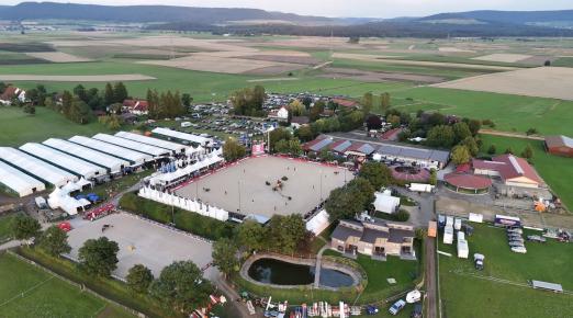 Foto: Das Turniergelände der Immenhöfe - Fotograf: Screenshot des Trailers Foto: Das Turniergelände der Immenhöfe - Fotograf: Screenshot des Trailers