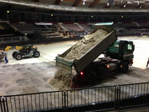 Foto: Aufbau in der Salzburgarena - Fotograf: Sandro Göllner