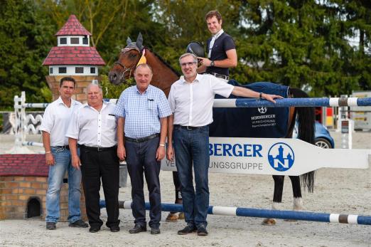 Foto: Max Weishaupt ist der überragende Sieger der vierten Qualifikation zum Bayernchampionat der NÜRNBERGER Versicherung im Rahmen des großen Turniers in Illertissen - Fotograf: Ursula Puschak