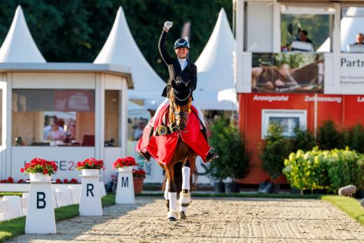 Foto: Der Weltmeister Faustino G und Carina Scholz - Fotograf: Lafrentz