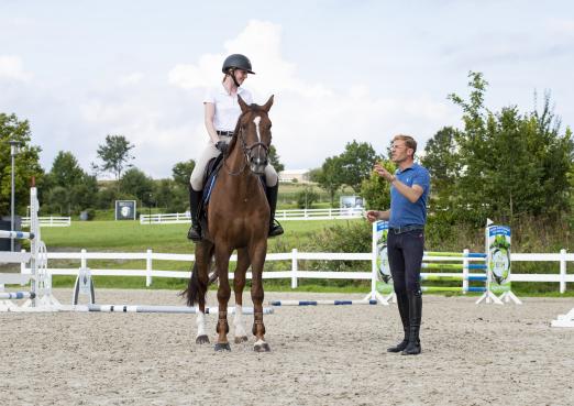 Foto: Jens Wawrauschek mit Schülerin - Fotograf: Thomas Hellmann