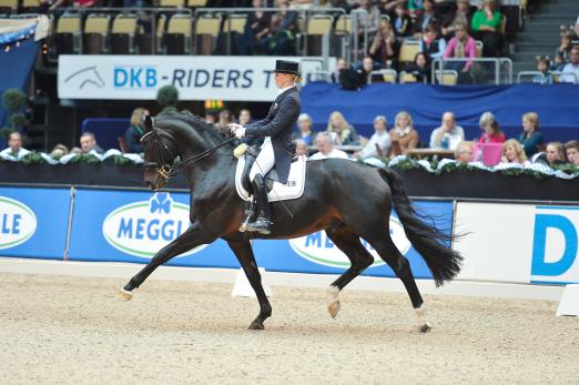 Foto: Jessica von Bredow-Werndl und Unee BB - auch 2014 bei den Munich Indoors. - Fotograf: Karl-Heinz Frieler