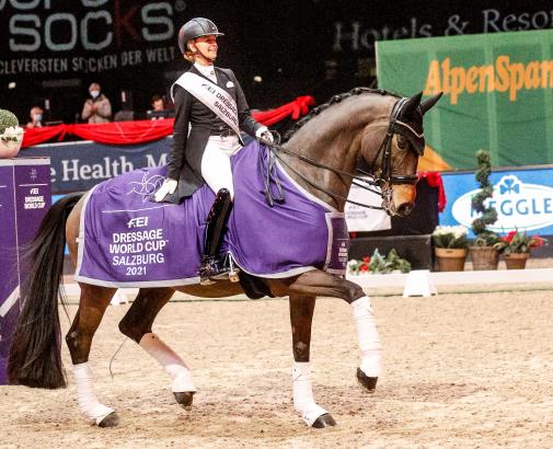 Foto: Auch im sechsten Jahr kamen die Sieger im Dressurweltcup von Salzburg aus Deutschland: Jessica von Bredow-Werndl & TSF Dalera BB - Fotograf: © EQWO.net