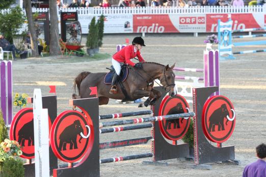 Foto: Joanna Marciniak und Chelsea Blue - Fotograf: Krisztian Buthi 