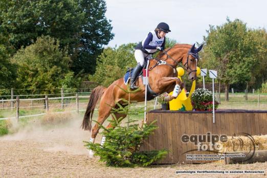 Foto: Die Siegerin ist Julia Siegmund mit Emmy Lou - Fotograf: equipe-foto 