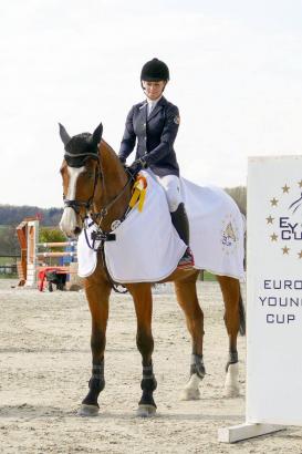 Foto: Kirsten Schweiger und Coriander waren EY-Cup-Sieger in Pöttmes 2015 - Fotograf: EY-Cup
