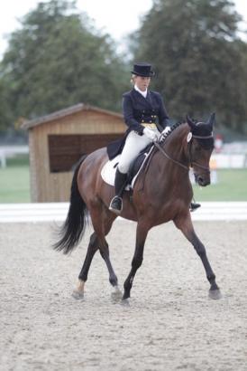 Foto: Die Führende in der internationalen Vielseitigkeitsprüfung der Klasse CIC**: Maria Kriegisch (GER) mit ihrem "Hübschen Hüpfer" - Fotograf: Foto Liebmann - sportfotoliebmann.at.tf 