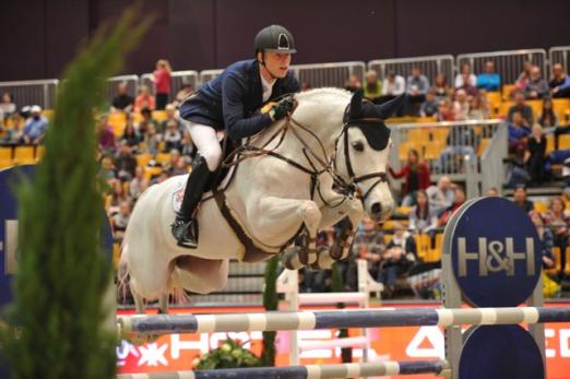 Foto: Mit einer super Stechrunde düste Max Kühner (GER) auf der famosen Stute Cornetta zu Platz zwei. - Fotograf: Fotoagentur Dill
