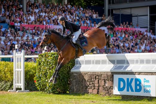 Der dreifache Derby-Sieger Nisse Lüneburg startet bei der Longines Global Champions Tour im Berliner Sommergarten unter dem Funkturm. Foto: Sportfotos-Lafrentz.de