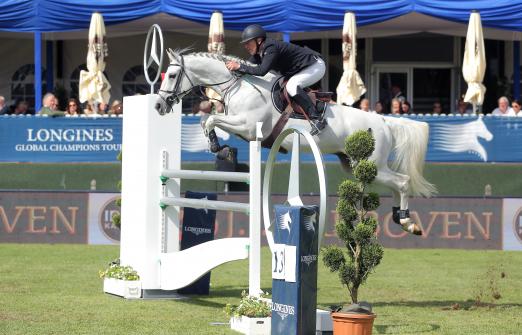 Foto: Sieger Roger Yves Bost mit Quaoukoura du Ty - Fotograf: Stefan Lafrentz