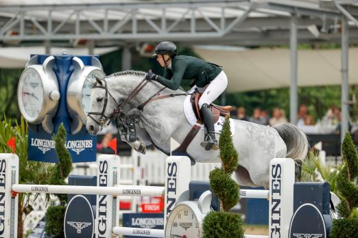 Foto: Leonie Böckmann und der in Oldenburg ausgezeichnete Böckmann-Hengst Checkter beim Balve Optimum - Fotograf: Stefan Lafrentz