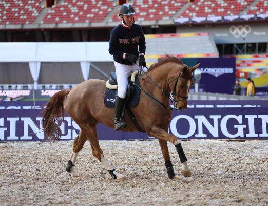 Foto: Ludger Beerbaum beim Training - Fotograf: Longines Beijing Equestrian Masters