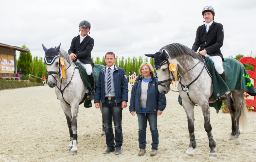 Foto (v.l.n.r.): Claus Wüst mit Bounty, Vorstand des RC Ried, Frau Brigitte Freyberg-Kreitmeier,Richter Janusz Luniak und Robert Eyermann mit Claquer - Fotograf: Maurice Tusche