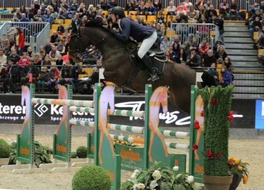 Foto: Schnell und wendig präsentierte sich Chantal unter Philipp Makowei (GER). - Fotograf: Fotoagentur Dill