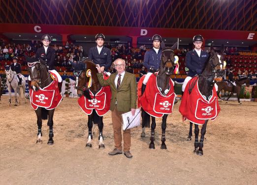 Foto: die Mannschaft des KRV Steinfurt, siegreich im Finale Springen des Westfalentages 2016 - Fotograf: Foto-Design gr. Feldhaus