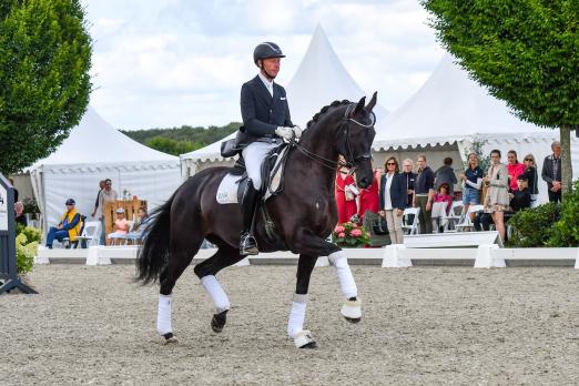 Foto: Der Hausherr des Hof Norwegens, Grand Prix-Reiter Markus Waterhues, will sich in diesem Jahr vermehrt der Gästebetreuung widmen - Fotograf: RathmannVerlag/Malina Blunck