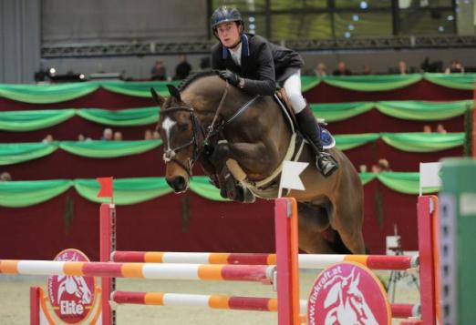 Foto: Marcel Marshall (GER) und Castigo della Caccia am Weg zum Sieg im EY-Cup Opening. - Fotograf: Fotoagentur Dill