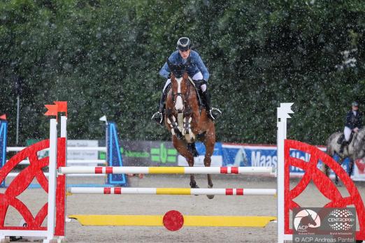 Foto: Mit Million Way`s durch Millionen Regentropfen - Mascha Krause beim CSE Ehlersdorf - Fotograf: ACP Andreas Pantel