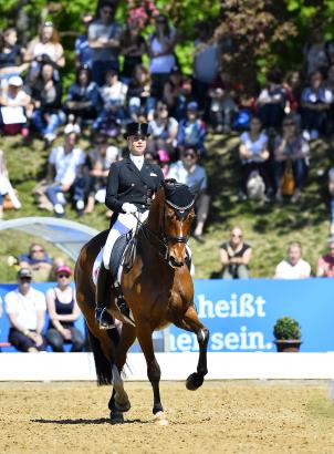 Foto: Jessica von Bredow-Werndl und Zaire BB - Fotograf: Maximilian Schreiner