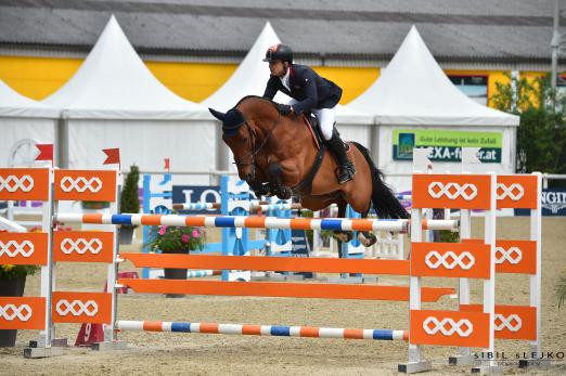 Foto: Maximilian Schmid (GER) und Lords Guy gewinnen im European Youngster Cup Bewerb - Fotograf: sIBIL sLEJKO