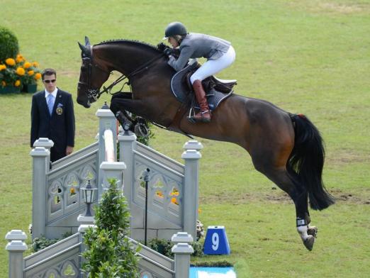 Foto: Springreiterin Meredith Michaels-Beerbaum darf nun doch zu den Olympischen Spielen. - Fotograf: Jochen Lübke - dpa