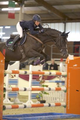 Foto: Mynou Diederichsmeier gewann bislang mit Comet S beide Prüfungen der mittleren Tour beim CSI Damme - Fotograf: Sportpicsell.com