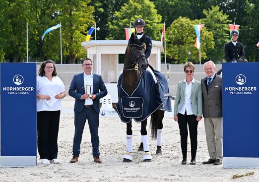Foto: 2022 Sieger der Qualifikation in Verden - Janina Tietze mit Da Costa - Fotograf: Mhisen