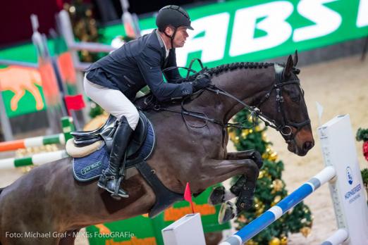 Foto: Lars Nieberg (GER) siegte mit Nabab de Reve im CSI4* Eröffnungsspringen (1,45 m) der Amadeus Horse Indoors 2017 - Fotograf: © Michael Graf