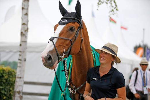 Foto: Melina Obst, Pferdepflegerin von Marcus Ehning - Fotografin: Jenny Abrahamsson / World of Show Jumping