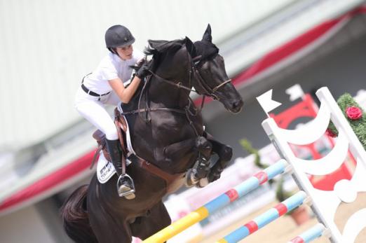 Foto: Berühmteste Reiterin in der Gold Tour: Athina Onassis (GRE). - Fotograf: Tomas Holcbecher