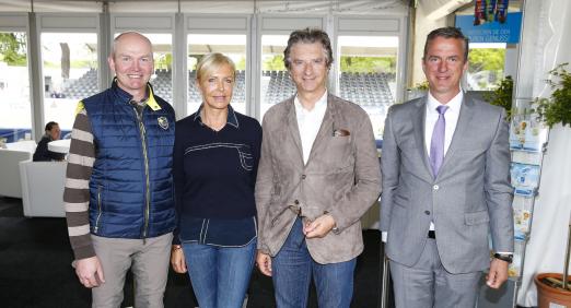 Foto: Pressekonferenz in Hamburg mit v.l. Reitmeister Hubertus Schmidt, Arlette Jasper-Kohl, Prof. Edwin Kohl und Christof Umbach - Fotograf: Thomas Hellmann