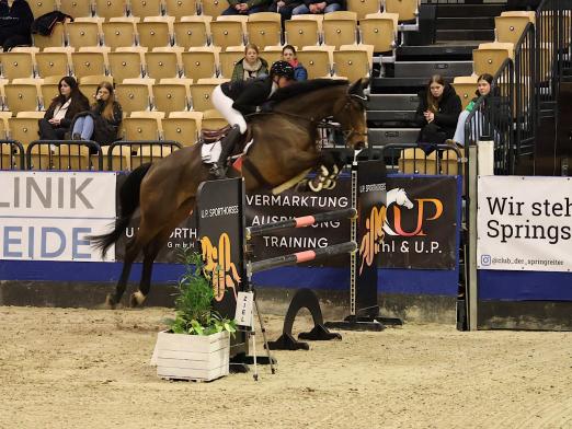 Foto: Gerade vom Weltcup-Turnier in Leipzig zurück: Ex-Landesmeisterin Paula de Boer-Schwarz hat in Neumünster alle Hände voll zu tun - Fotograf: J. Luther