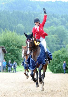Foto: Die Siegerin im CIC*, Brigitte Peterhans auf Dancing Queen. - Fotograf: Schregl
