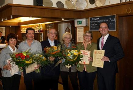 Foto: Von rechts: 1.Vorsitzender Christian Kraus, Jutta Zeh, Dr. Ingrid Neuhäuser, Günter Kraus, Hermann Tschierschke, Helga Radtke - Fotograf: PFRV
