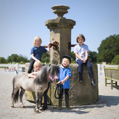 Foto: Kindertage in allen deutschen Haupt- und Landgestüten - ab 2024 mit speziellen Angeboten für Kinder - Fotograf: Thomas Hellmann